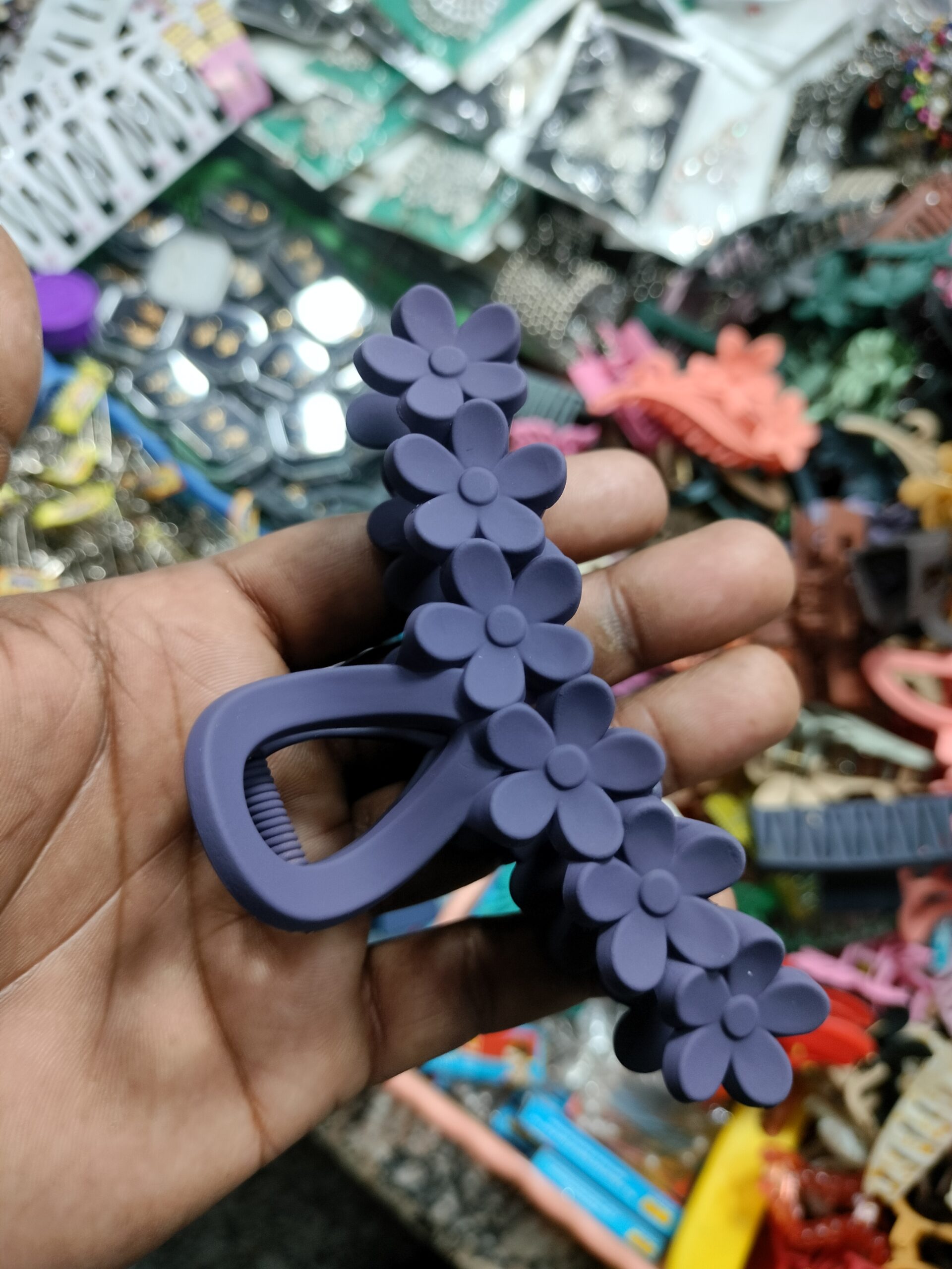 Premium Trendy Hair Clutcher for Girls – Strong Grip | Stylish & Durable