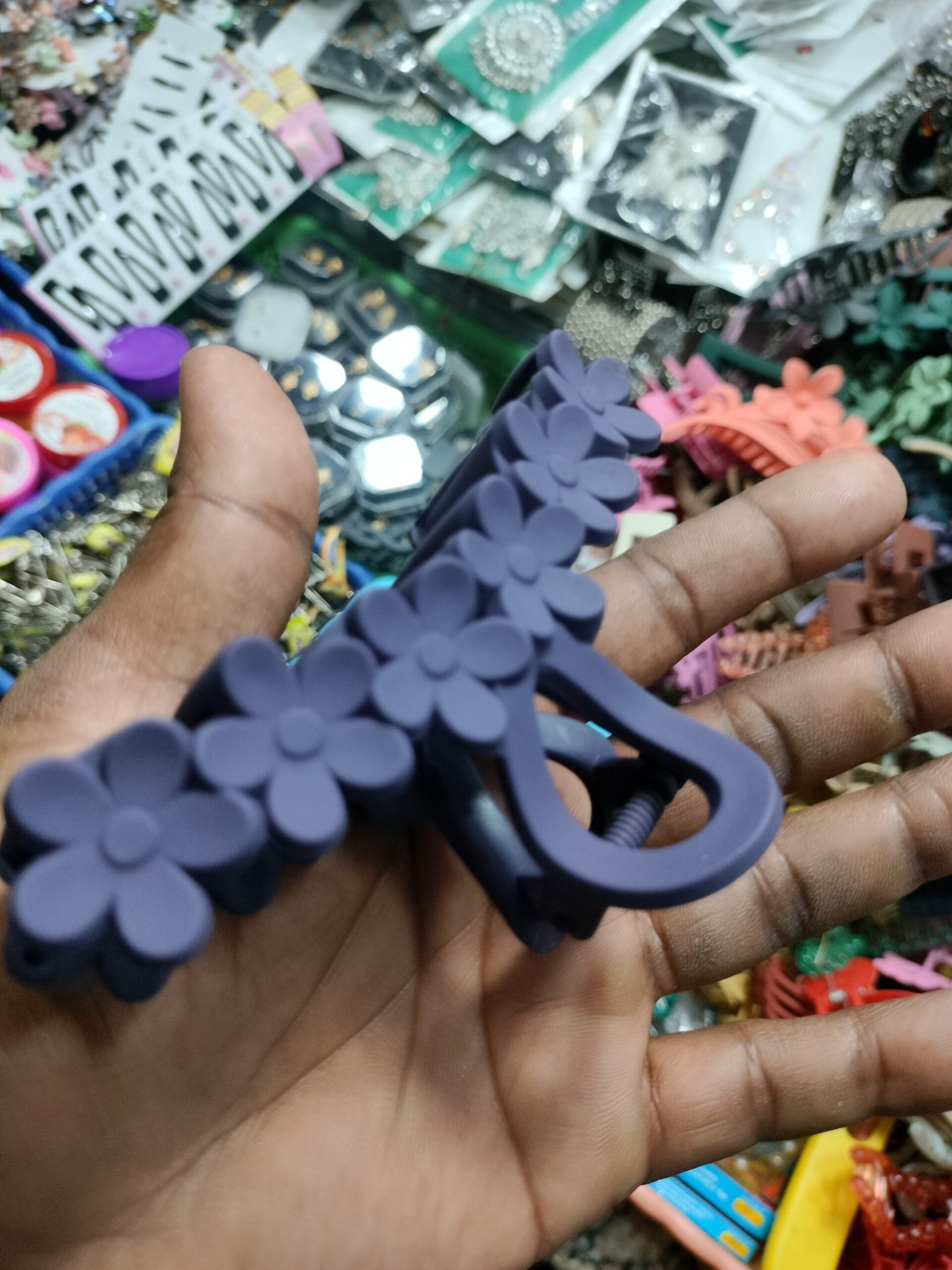 Premium Trendy Hair Clutcher for Girls – Strong Grip | Stylish & Durable - Image 2