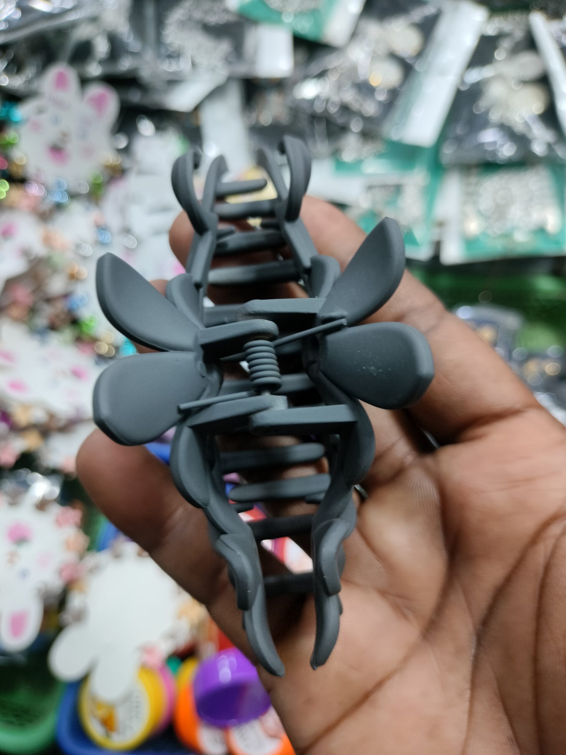 Classic Premium Hair Claw Clip | Anti-Slip Grip | Everyday Use - Image 2